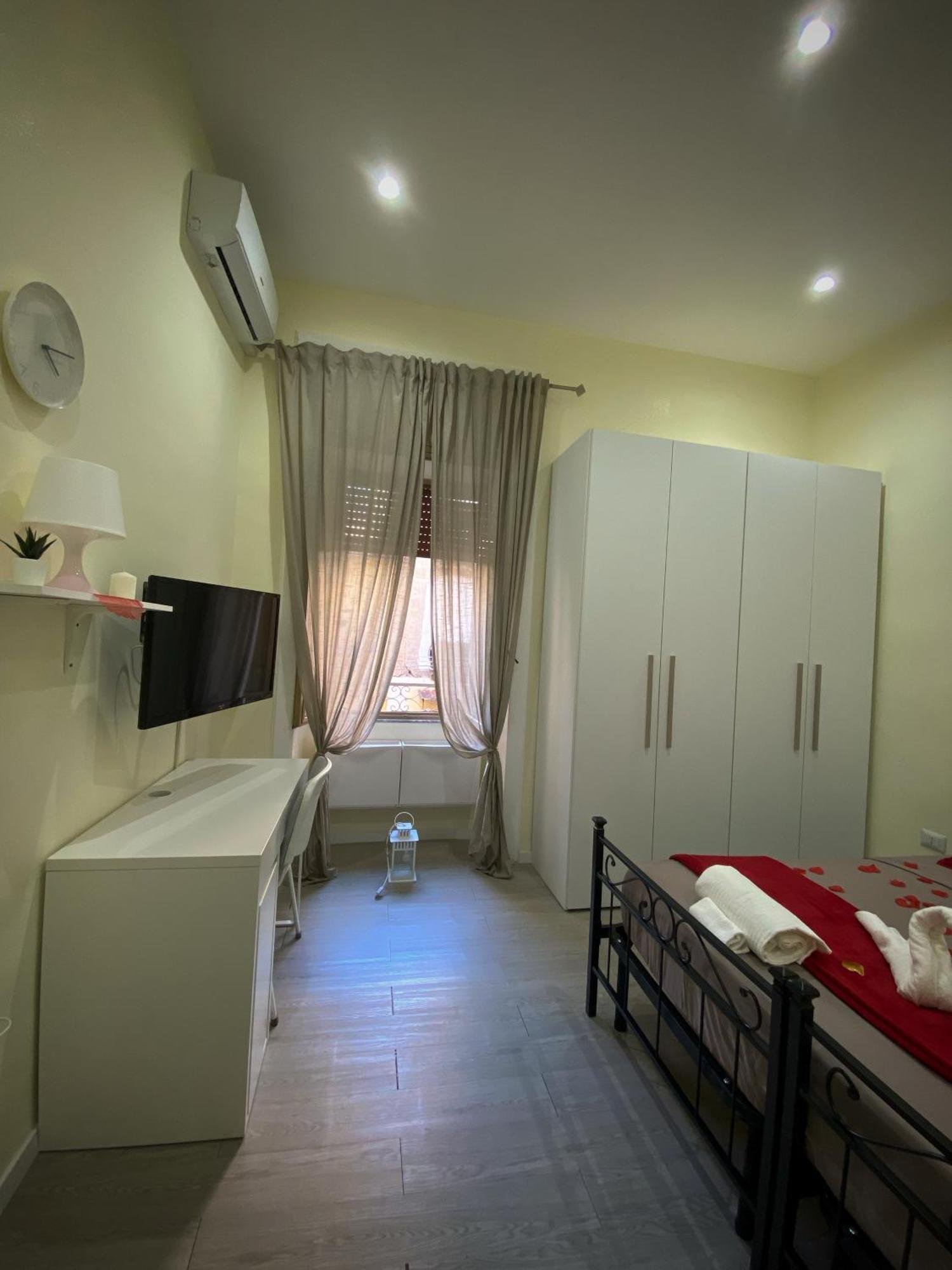 La Casa Al Centro " Vicino Al Centro Storico Di Napoli" Apartment Exterior photo